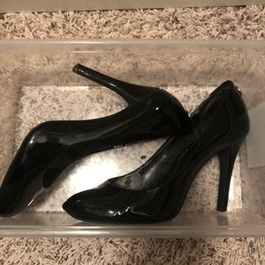 BCBG leather heels 7.5